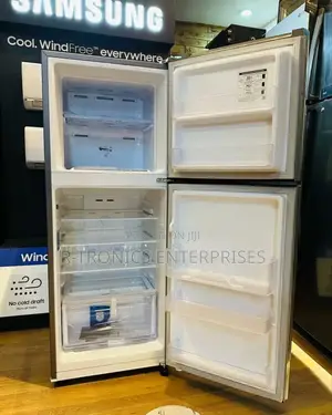 Samsung Refrigerator 208l Double Door Top Freezer Frost Free