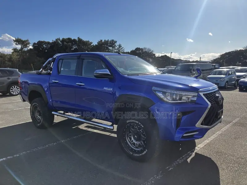 Toyota Hilux 2018 Blue
