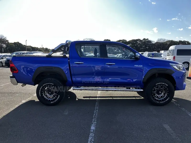 Toyota Hilux 2018 Blue