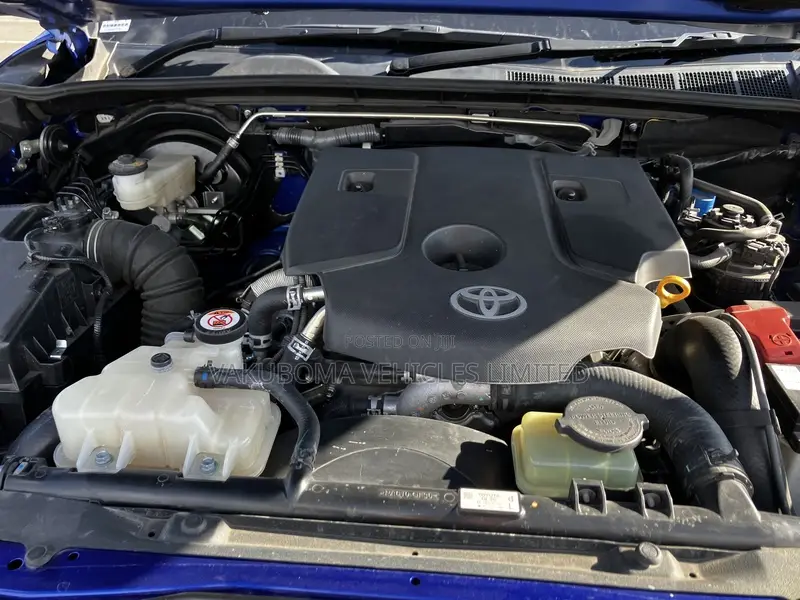 Toyota Hilux 2018 Blue