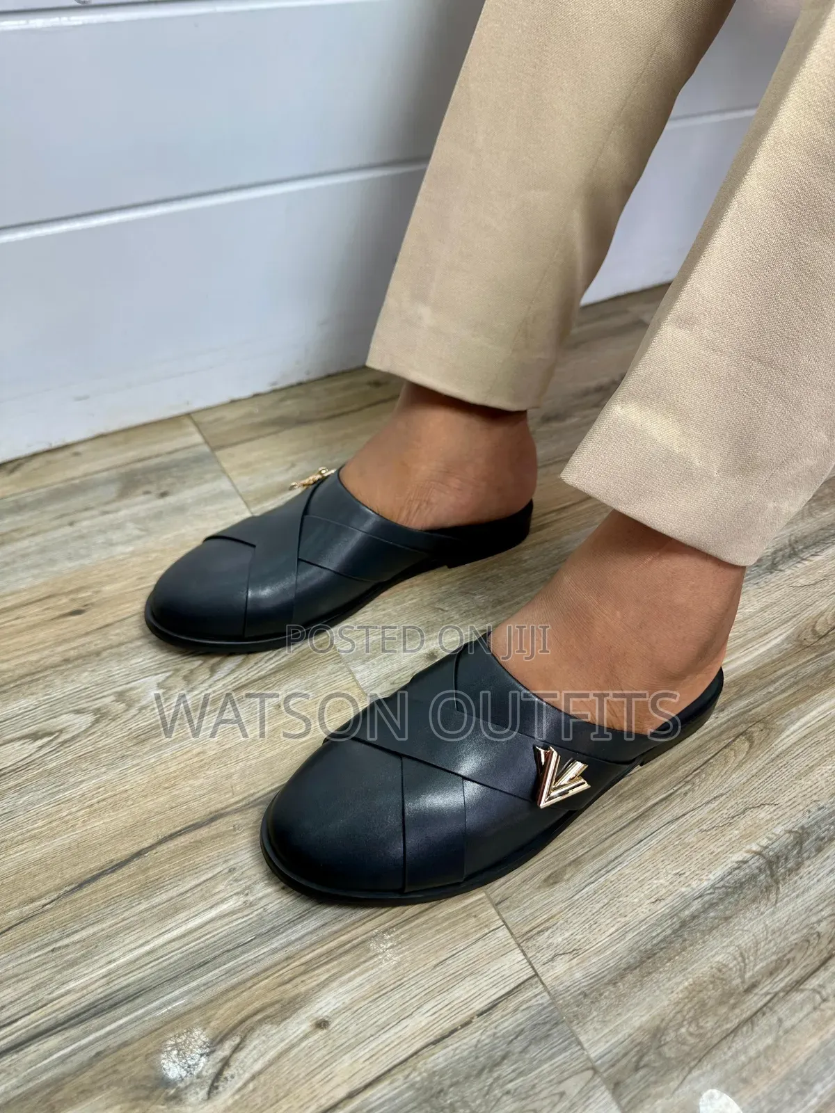 Sandals Competent in Market