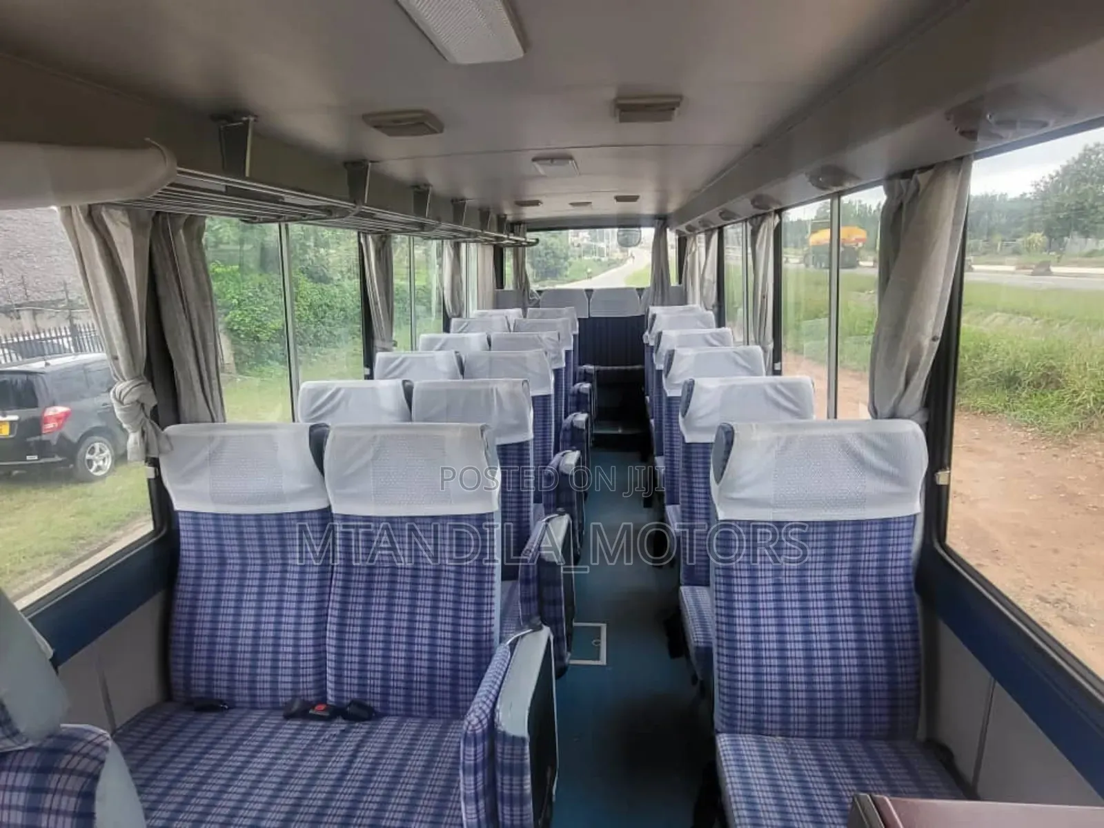 Hino Dutro 2011 White