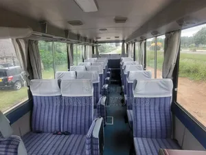 Hino Dutro 2011 White