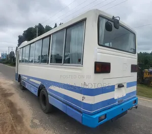 Hino Dutro 2011 White
