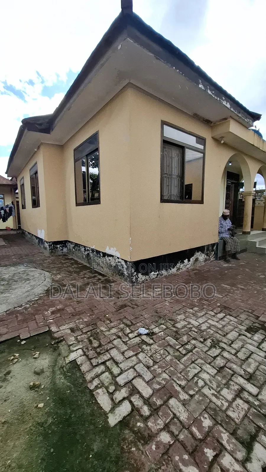 Furnished 5bdrm Bungalow in Sinza Low School for sale