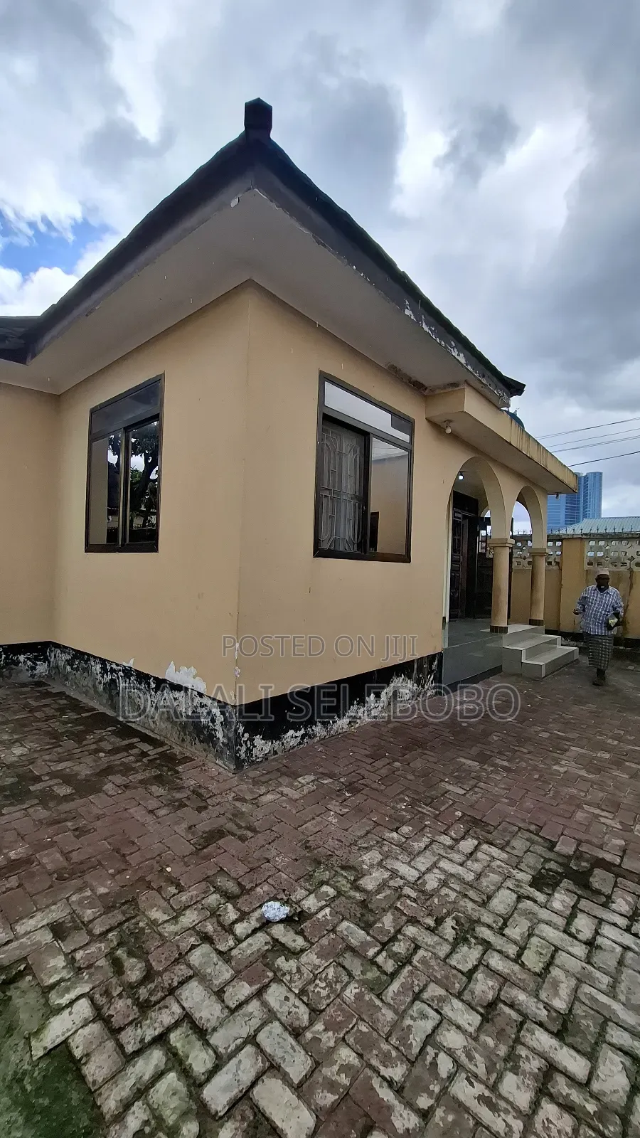 Furnished 5bdrm Bungalow in Sinza Low School for sale
