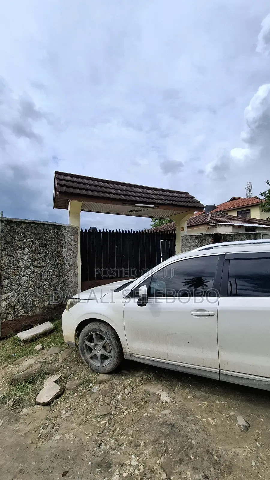 6bdrm Bungalow in Kijitonyama for sale