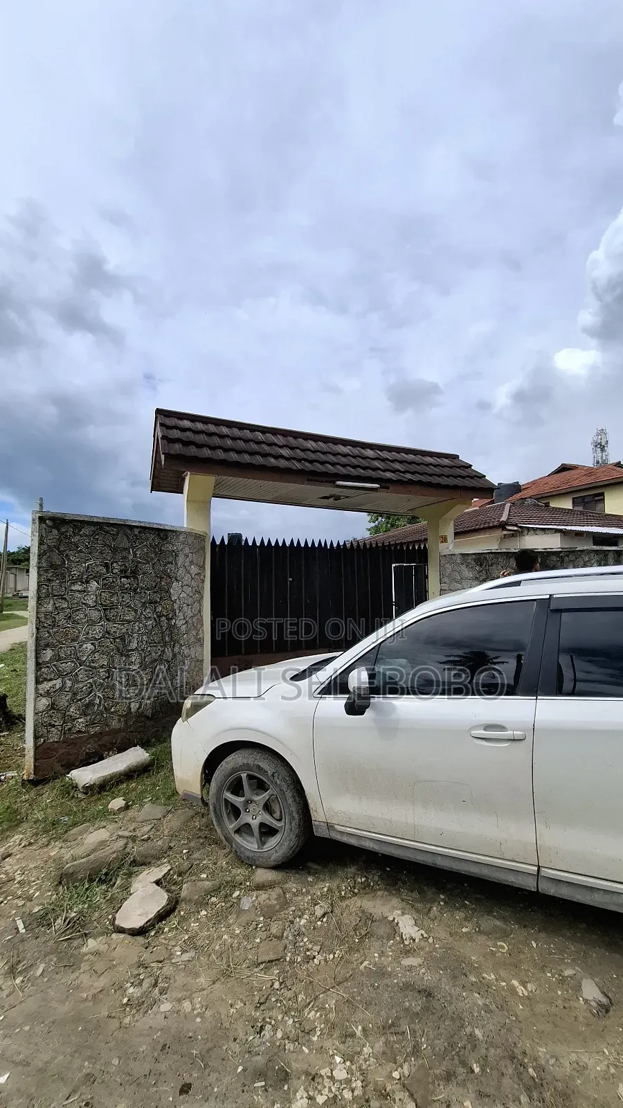 6bdrm Bungalow in Kijitonyama for sale