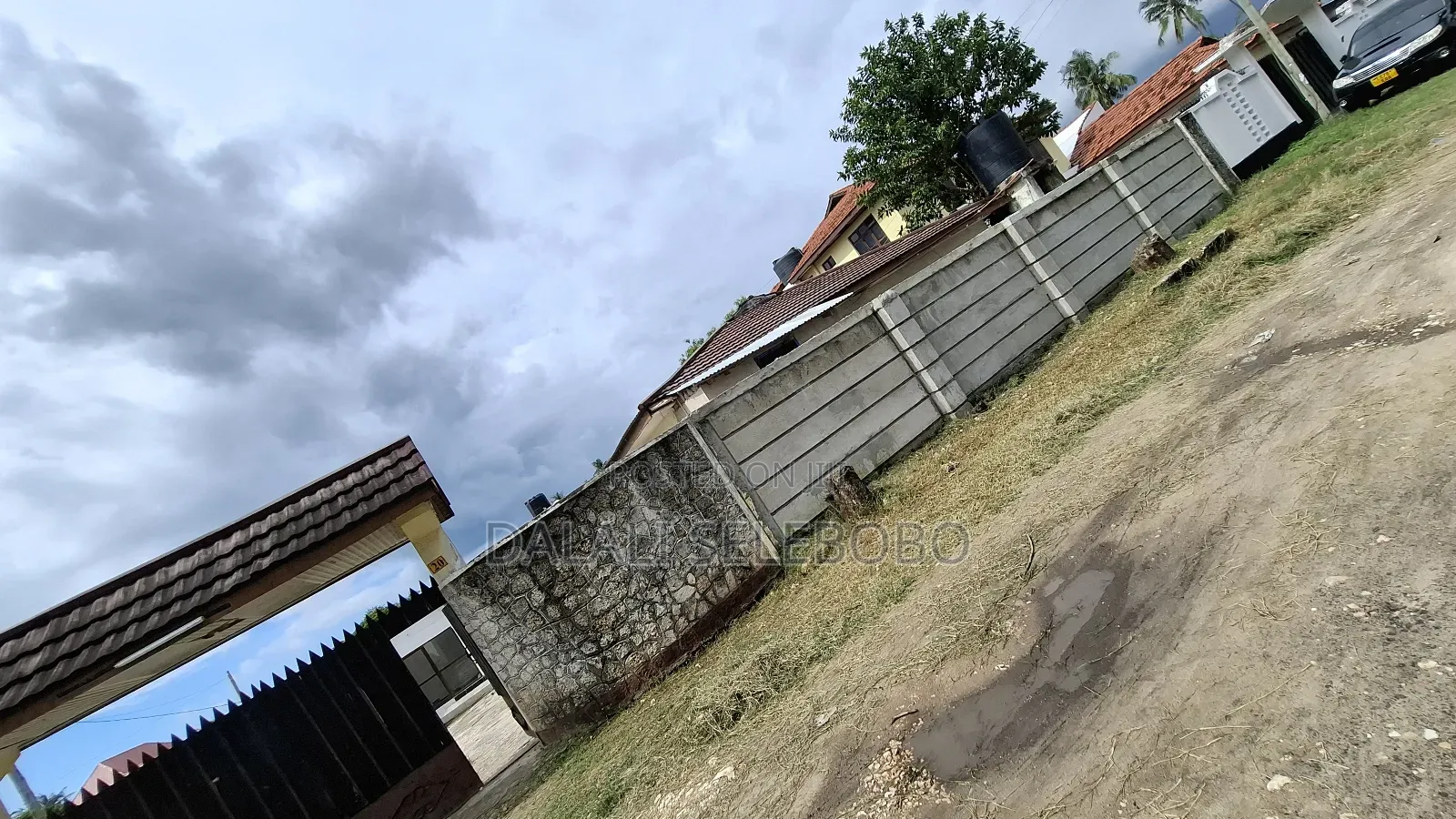 6bdrm Bungalow in Kijitonyama for sale