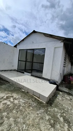 6bdrm Bungalow in Kijitonyama for sale