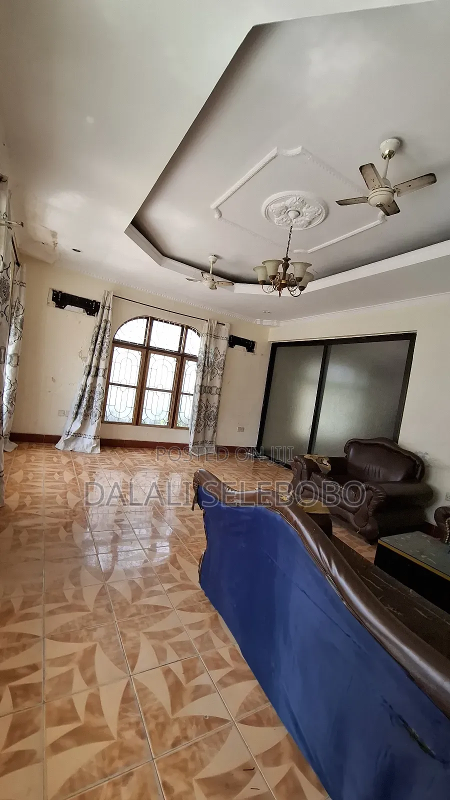 6bdrm Bungalow in Kijitonyama for sale