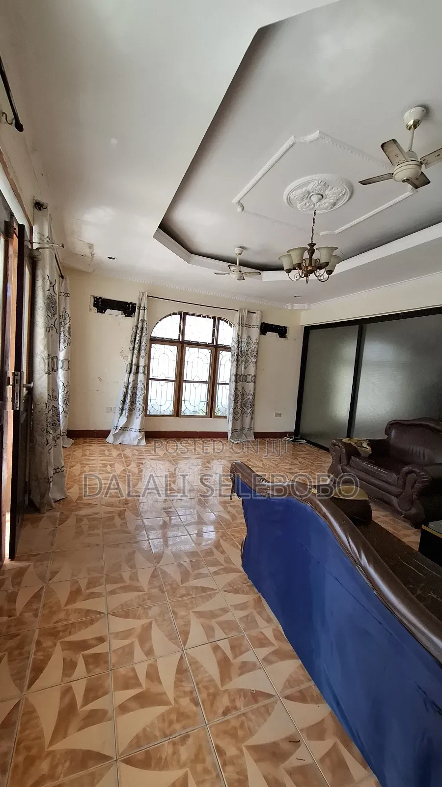 6bdrm Bungalow in Kijitonyama for sale