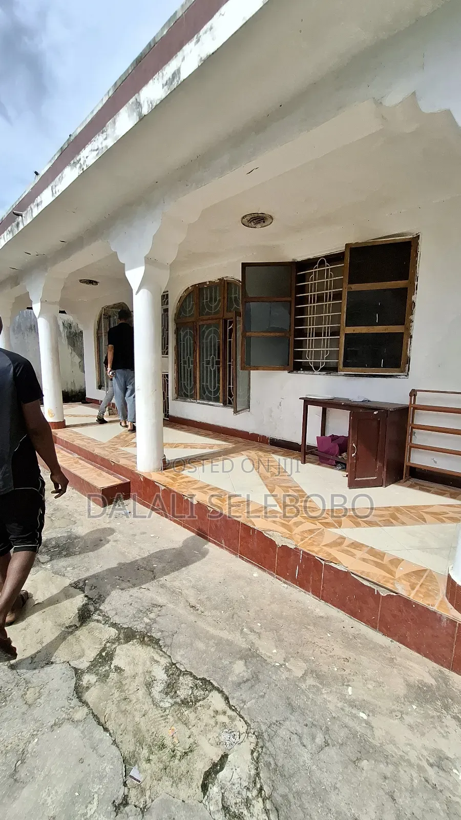 6bdrm Bungalow in Kijitonyama for sale