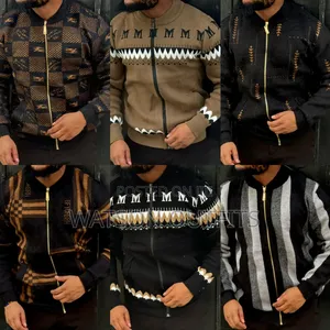 Masweta Makali Ya Mifuko Na Zip Completely Top