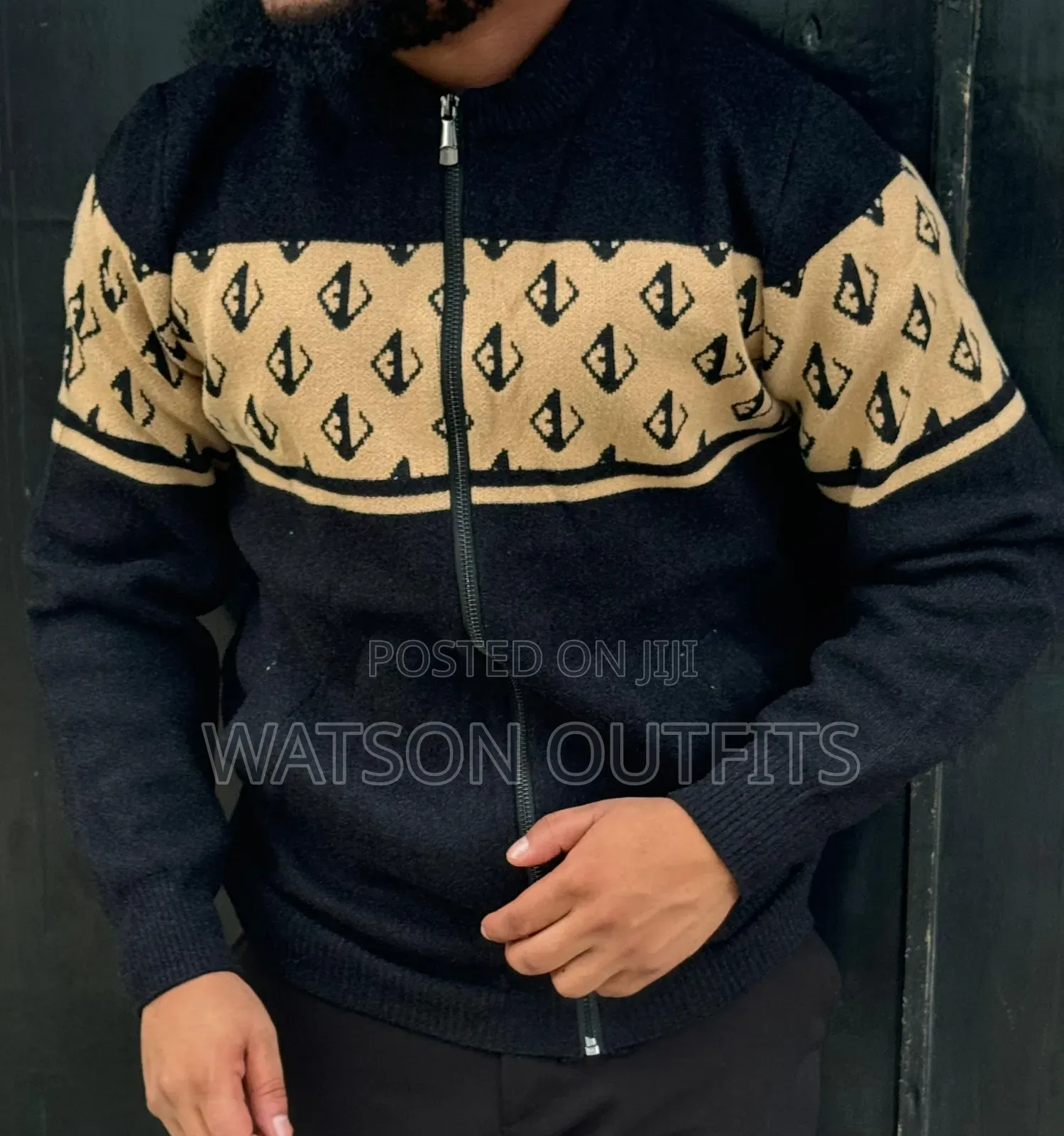 Masweta Makali Ya Mifuko Na Zip Completely Top