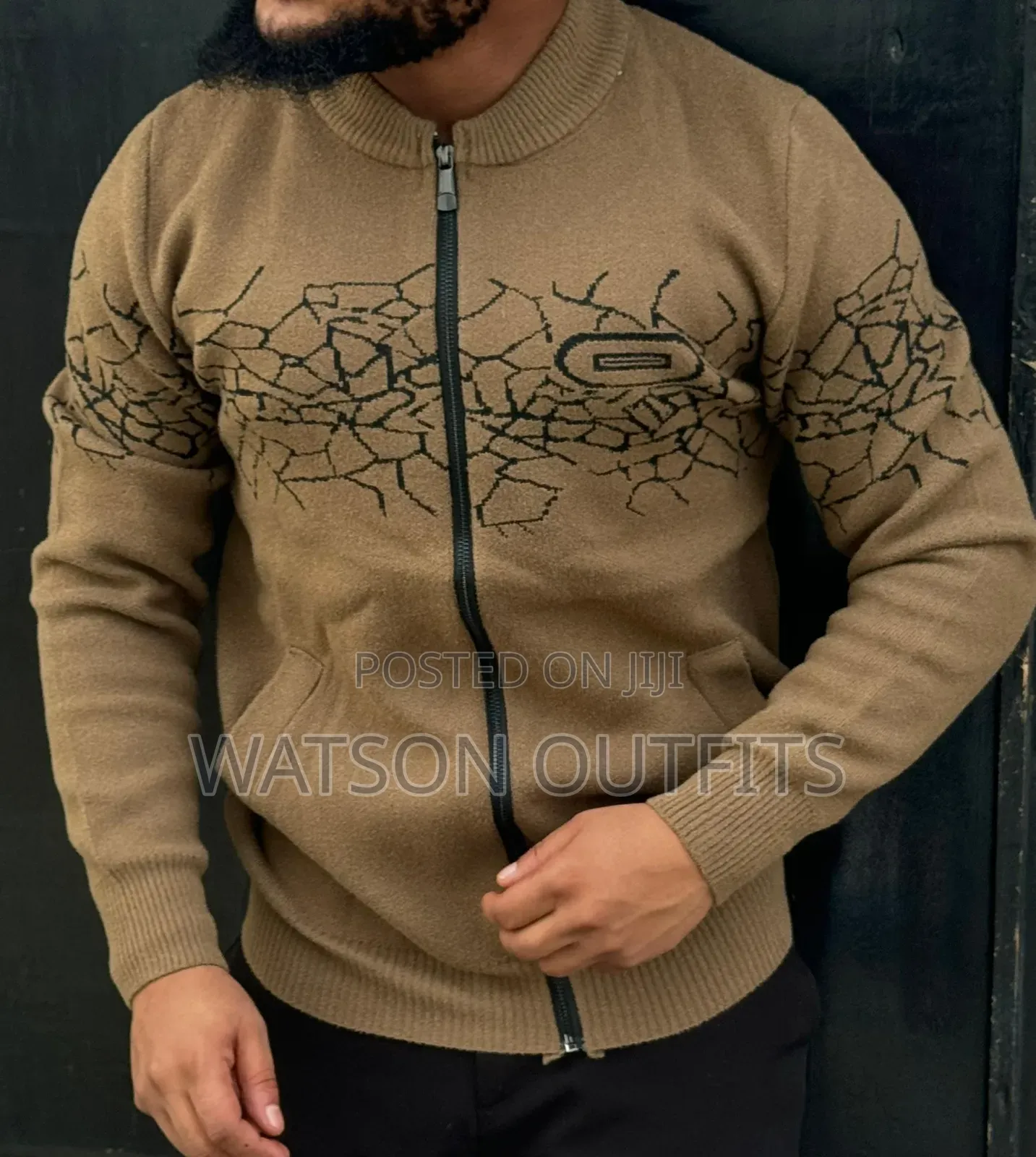 Masweta Makali Ya Mifuko Na Zip Completely Top