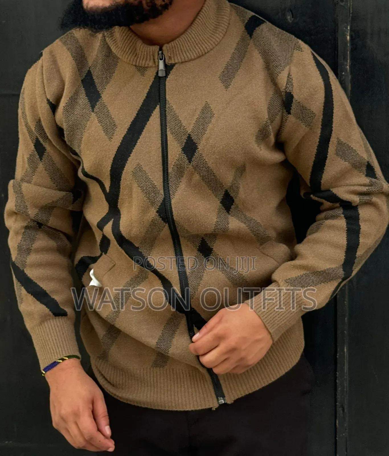 Masweta Makali Ya Mifuko Na Zip Completely Top