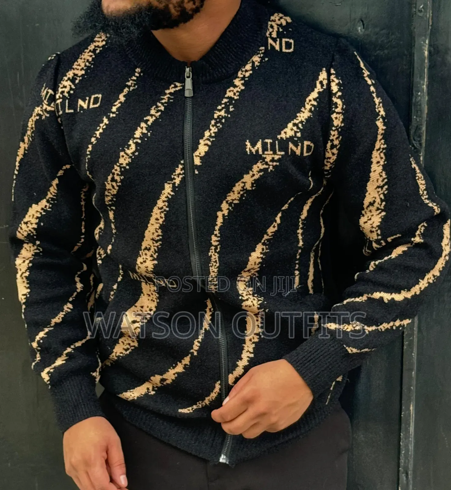 Masweta Makali Ya Mifuko Na Zip Completely Top