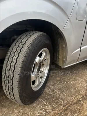 Toyota Quantum 2016 Silver