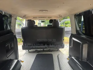 Toyota Quantum 2016 Silver