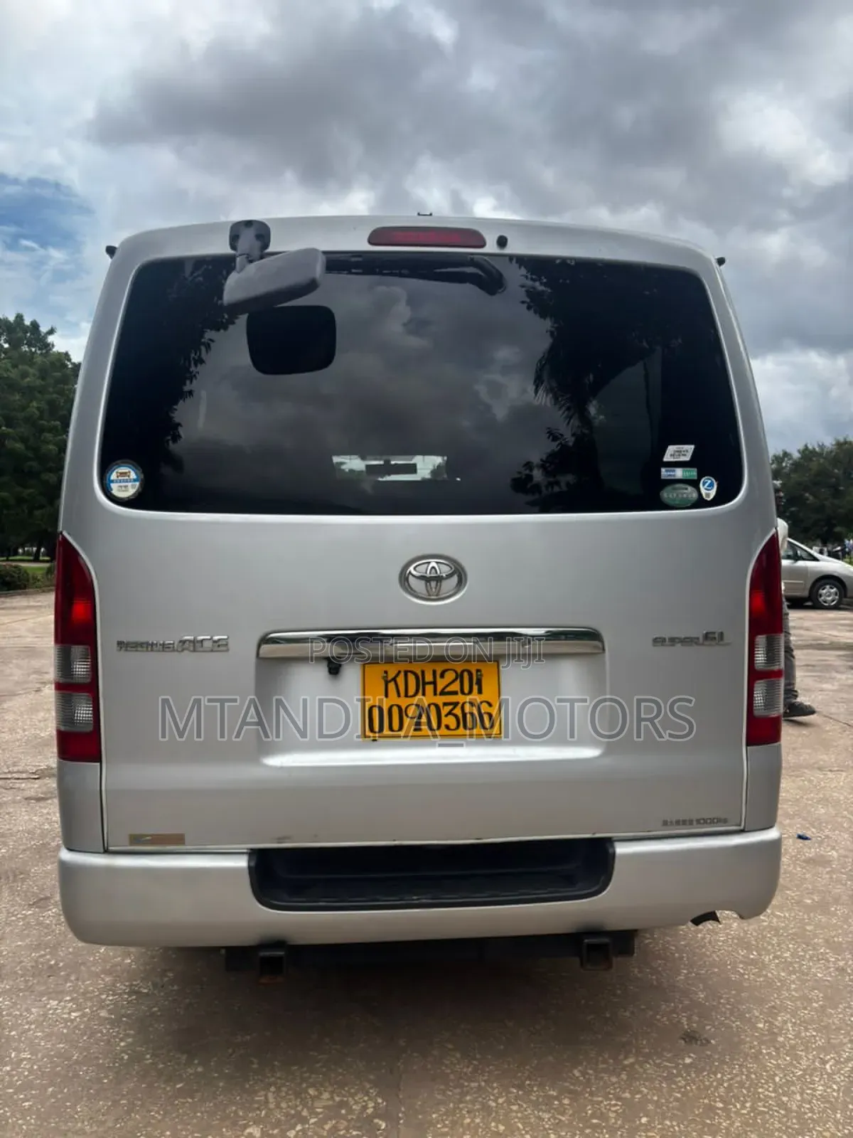 Toyota Quantum 2016 Silver