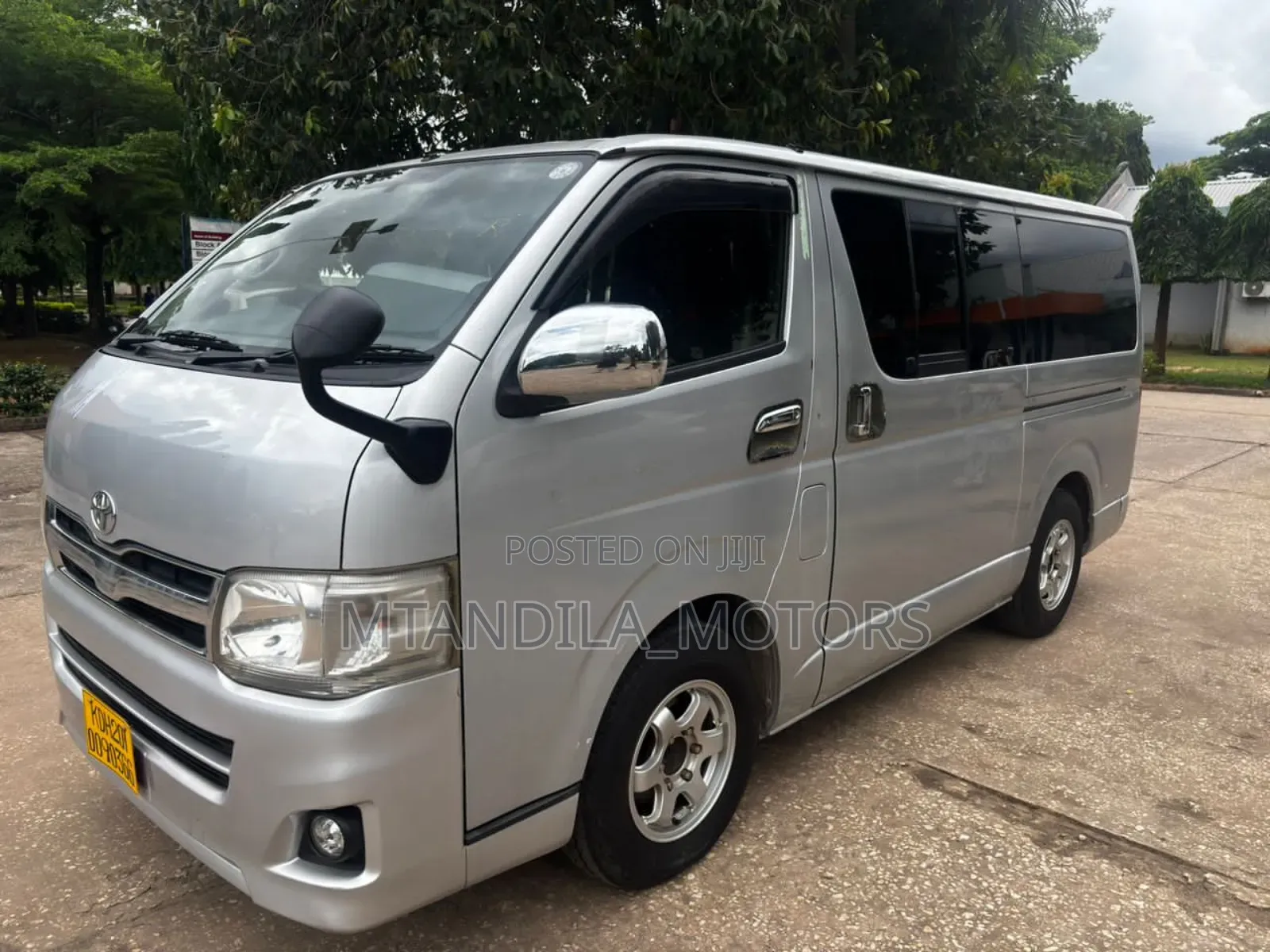 Toyota Quantum 2016 Silver