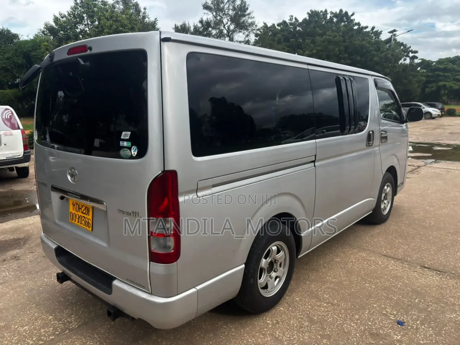 Toyota Quantum 2016 Silver