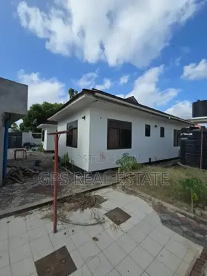 4bdrm House in Kinyerez Zimbili, Kinondoni for sale