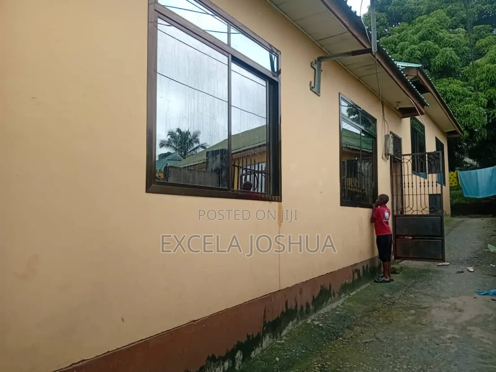 6bdrm Apartment in Excela Joshua, Mbezi for sale