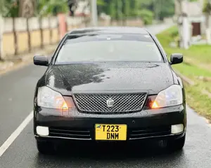 Photo - Toyota Crown 2004 Black