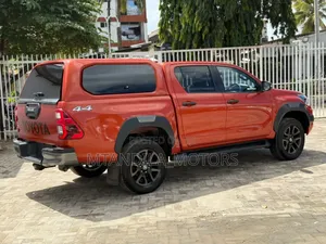 Toyota Hilux Revo Double Cab Deisel 2.4 AWD 2022 Orange