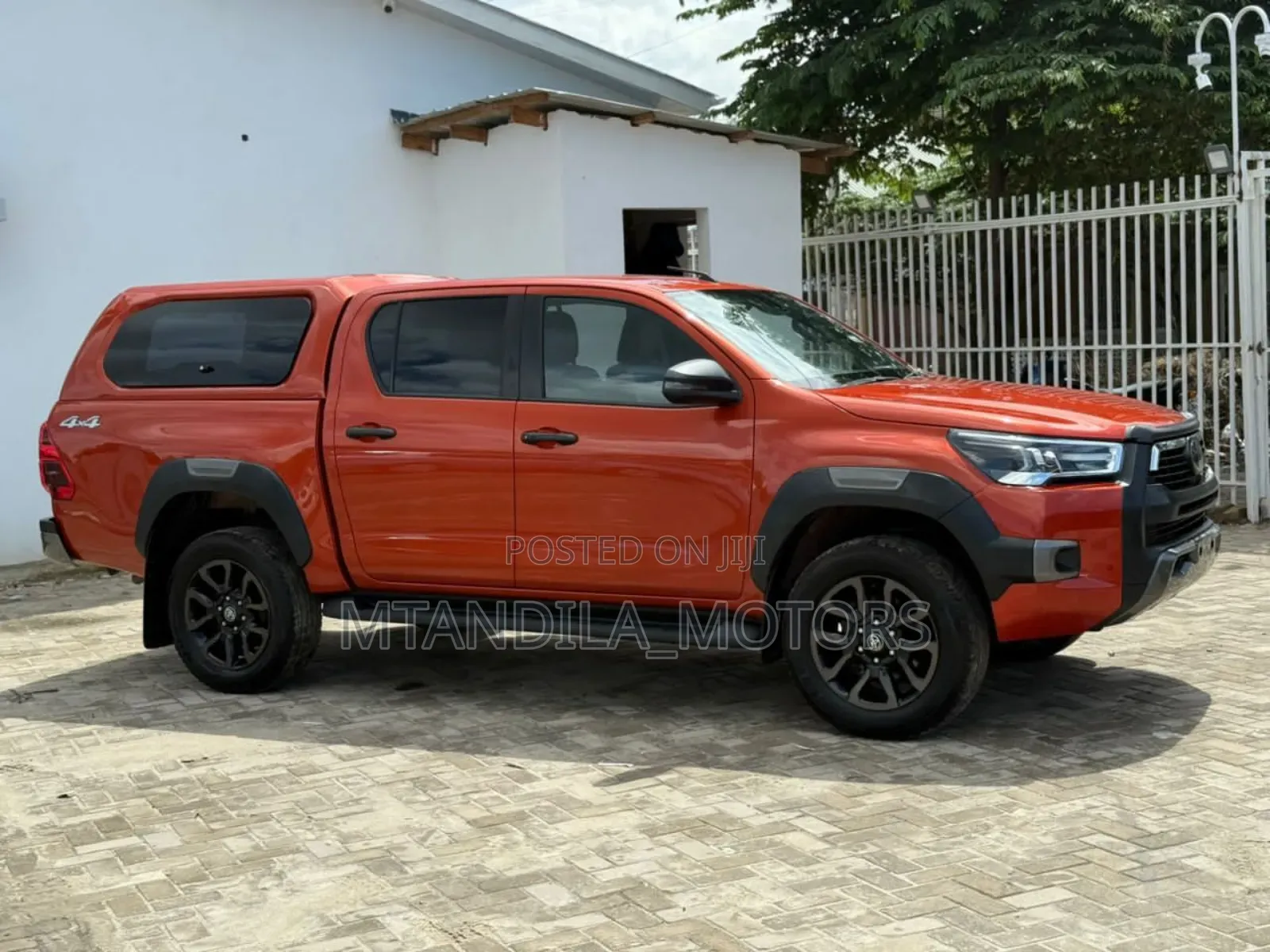 Toyota Hilux Revo Double Cab Deisel 2.4 AWD 2022 Orange