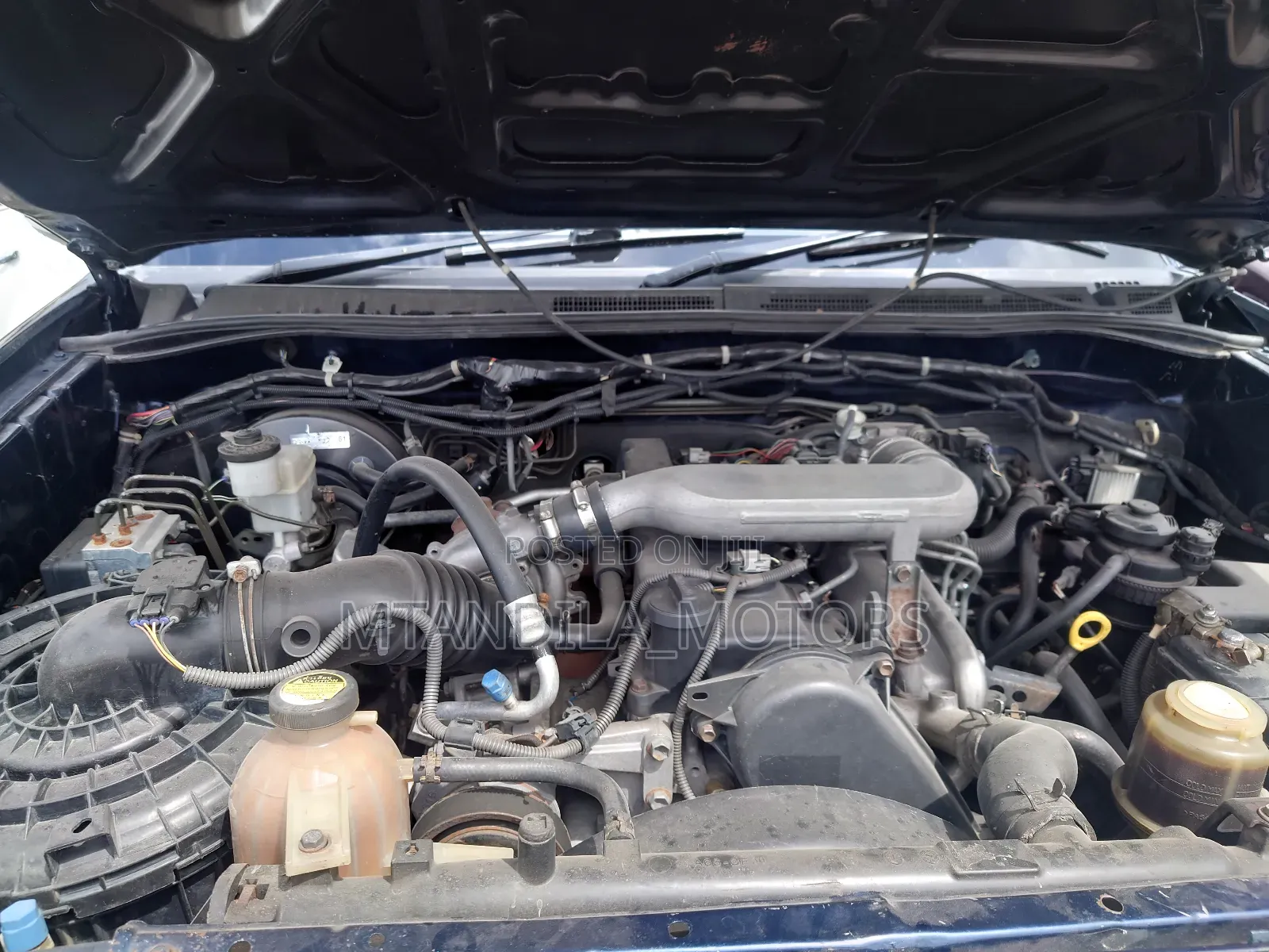 Toyota Hilux SR HI-Rider 2017 Blue