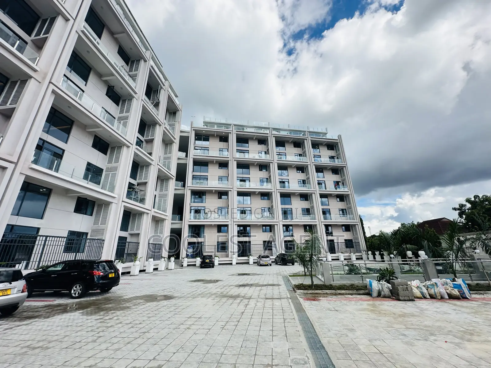 Furnished 3bdrm Duplex in Coolest Estate, Oyster Bay for rent