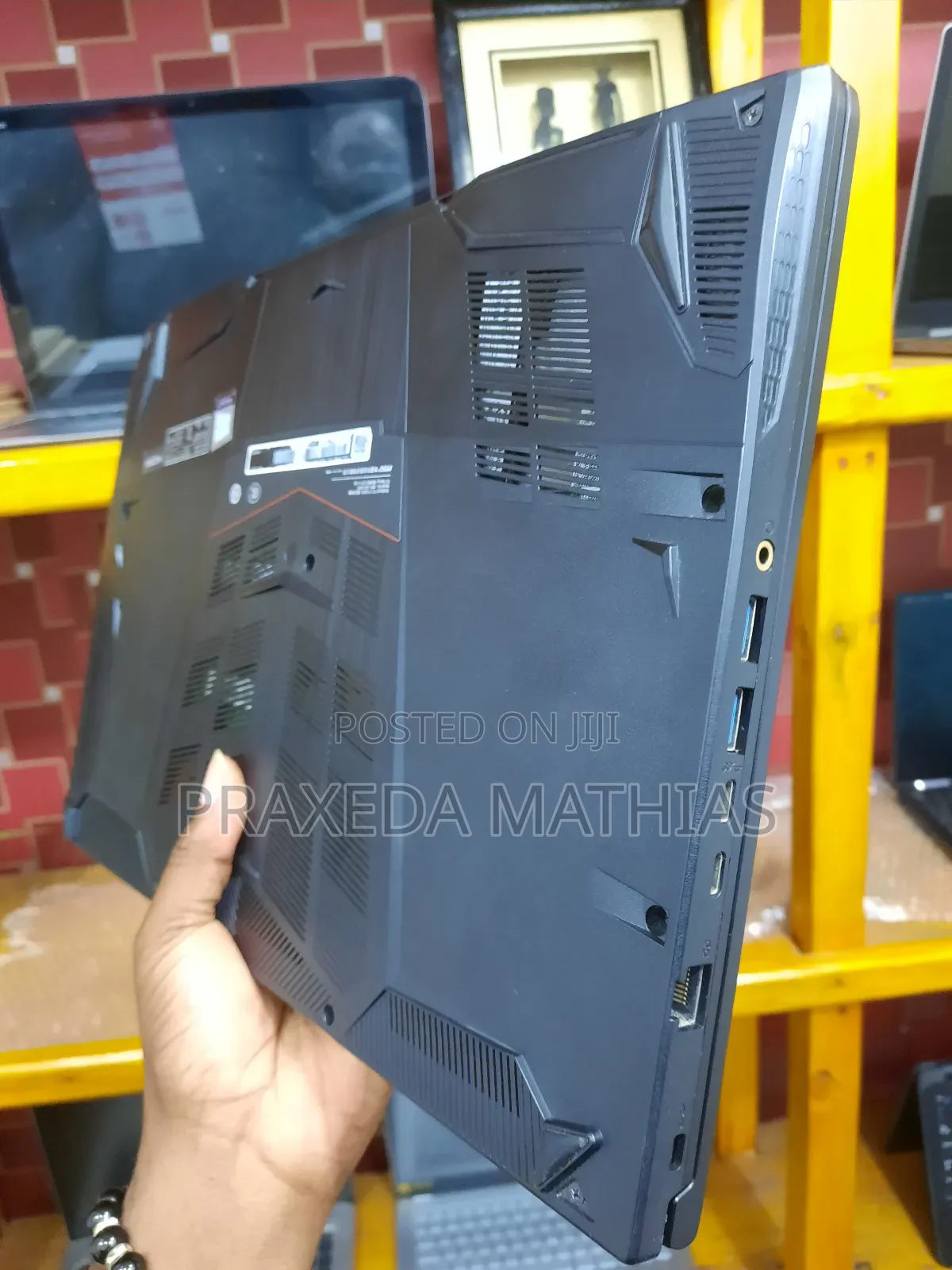 Laptop MSI GF65 Thin 10UE 16GB Intel Core I7 SSD 512GB