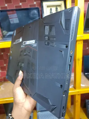 Laptop MSI GF65 Thin 10UE 16GB Intel Core I7 SSD 512GB
