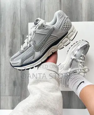 Nike Zoom Vomero 5