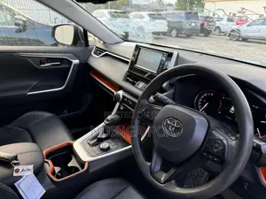 Toyota RAV4 Adventure 2019 Green