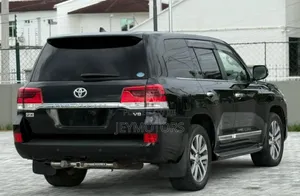 Toyota Land Cruiser 2016 Black