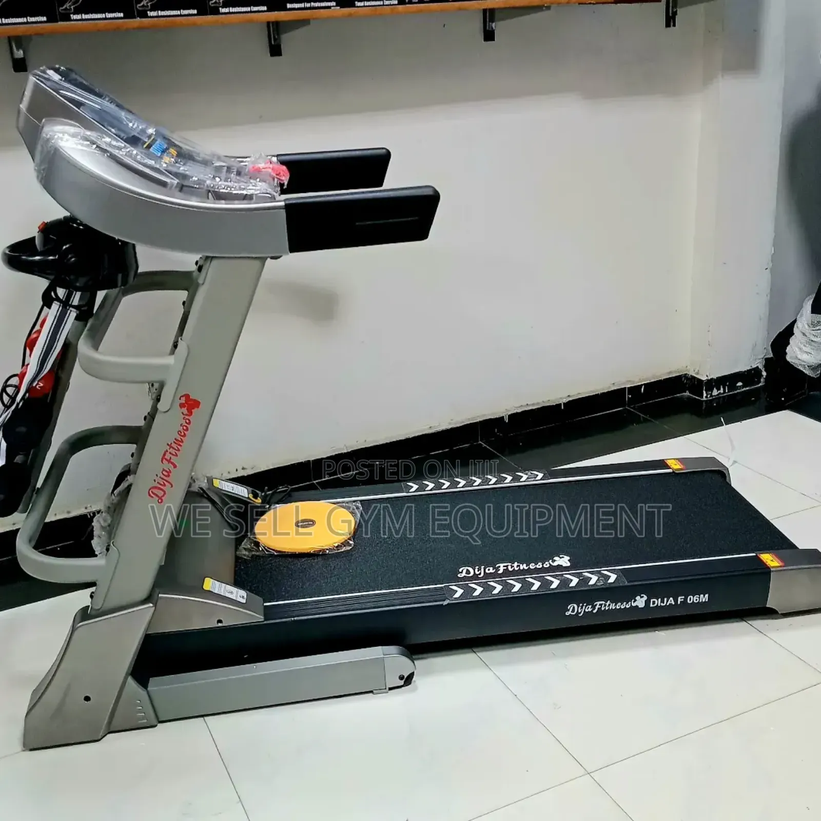 Treadmill With Massage Machine 140kg
