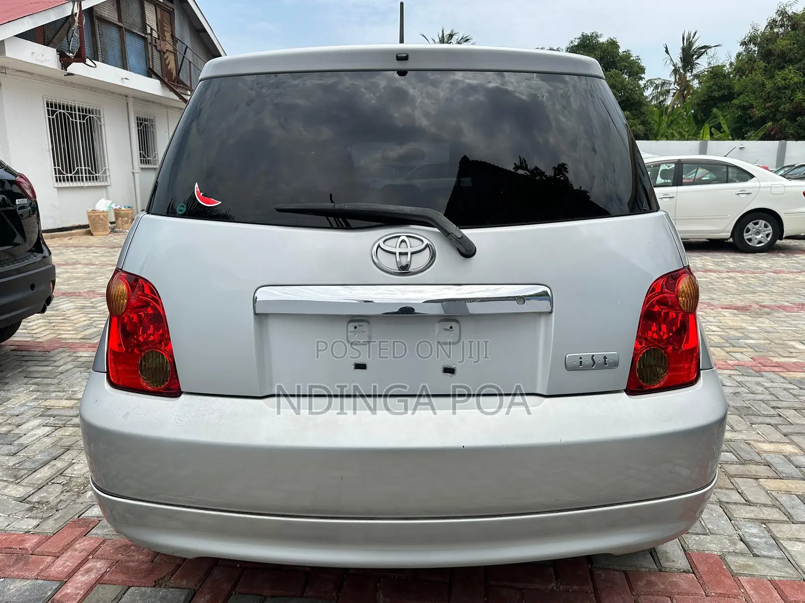Toyota IST 2004 Silver