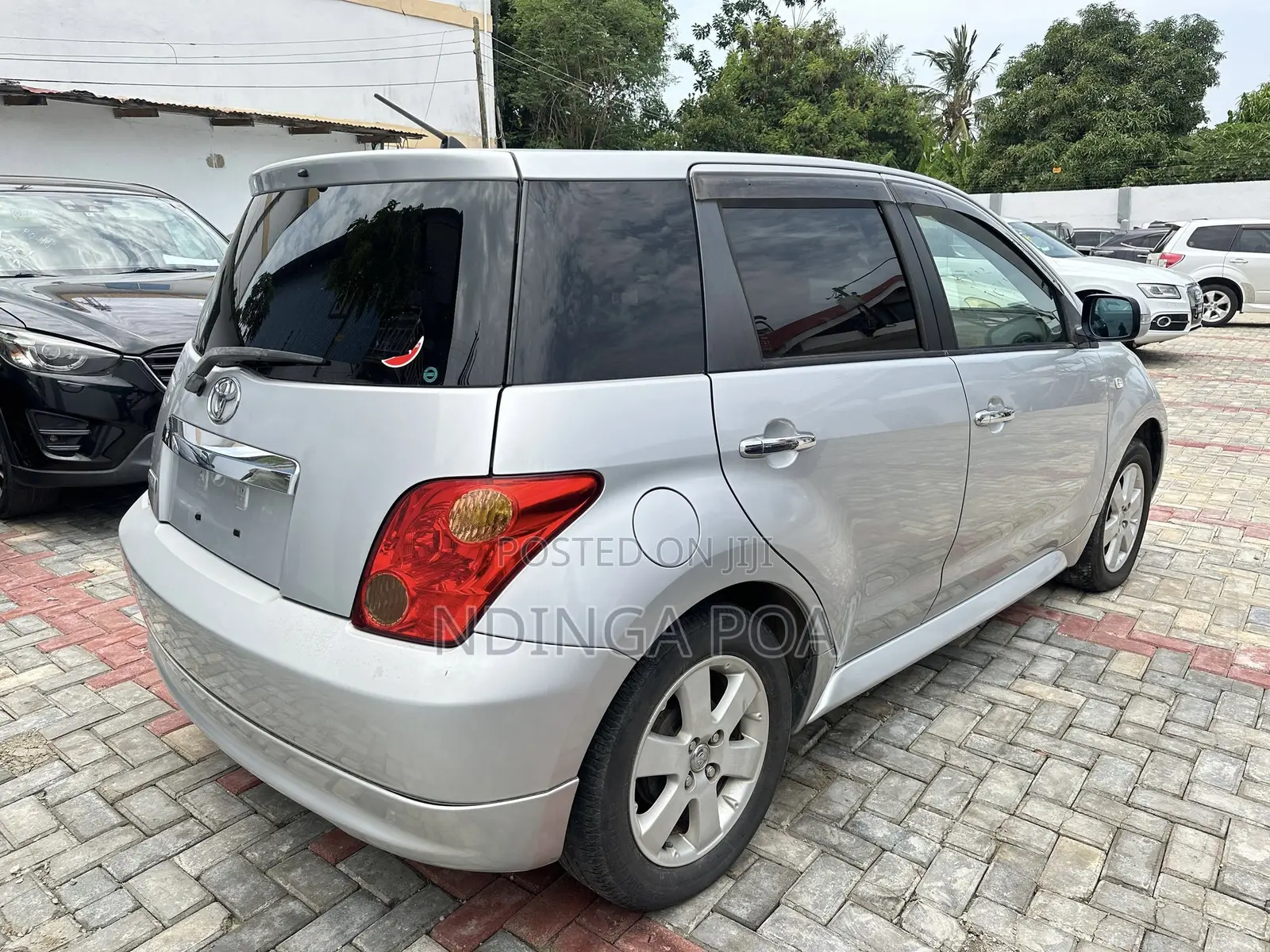Toyota IST 2004 Silver