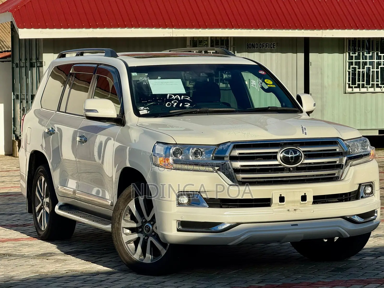 Toyota Land Cruiser 4.6 V8 ZX 2018 White