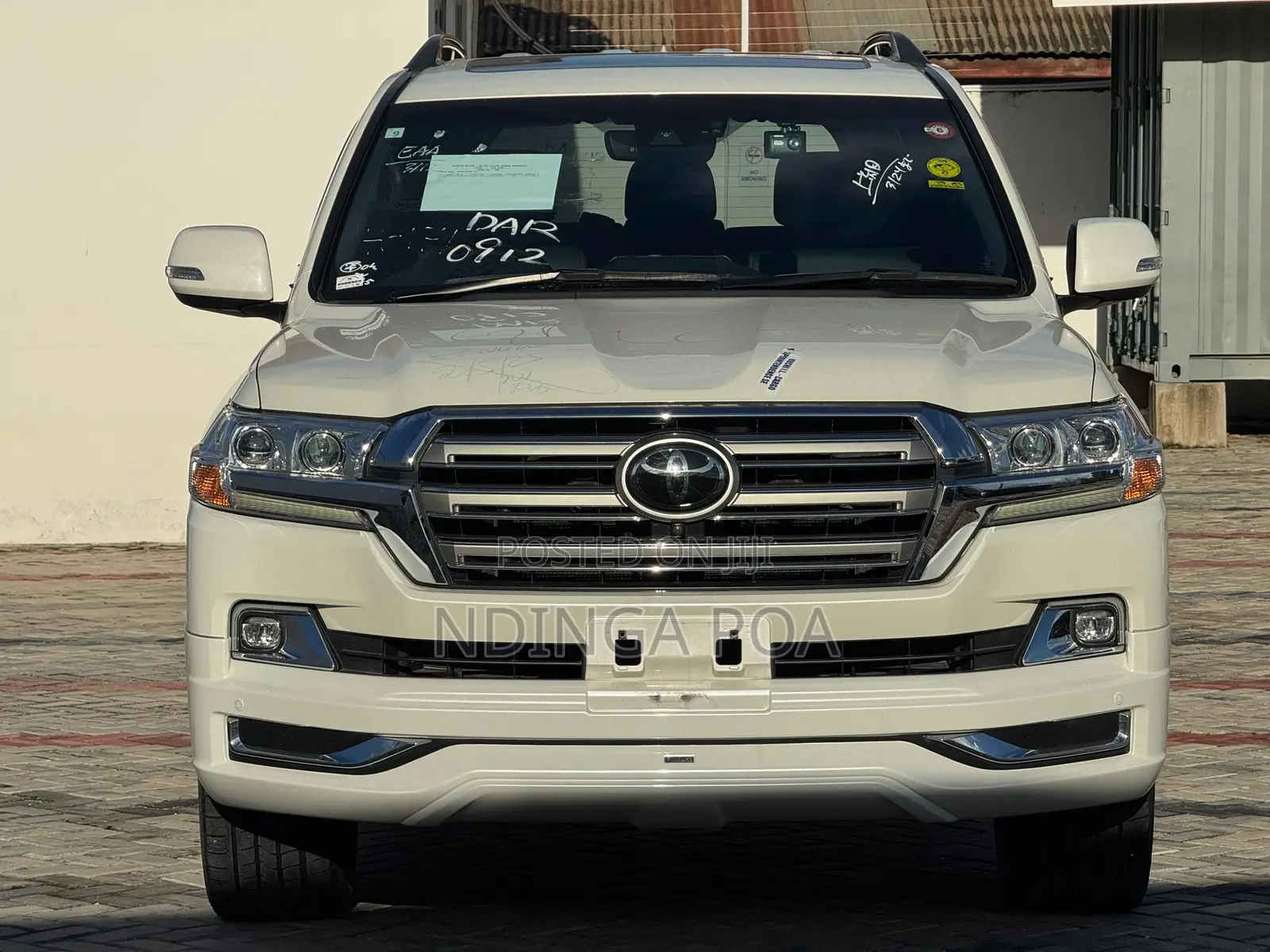 Toyota Land Cruiser 4.6 V8 ZX 2018 White