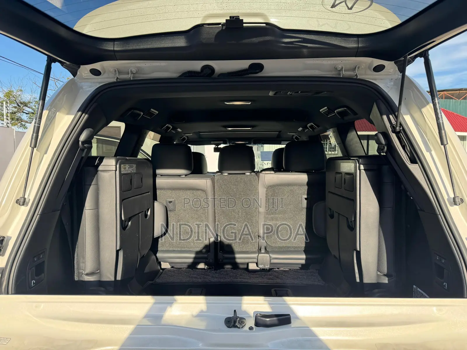 Toyota Land Cruiser 4.6 V8 ZX 2018 White