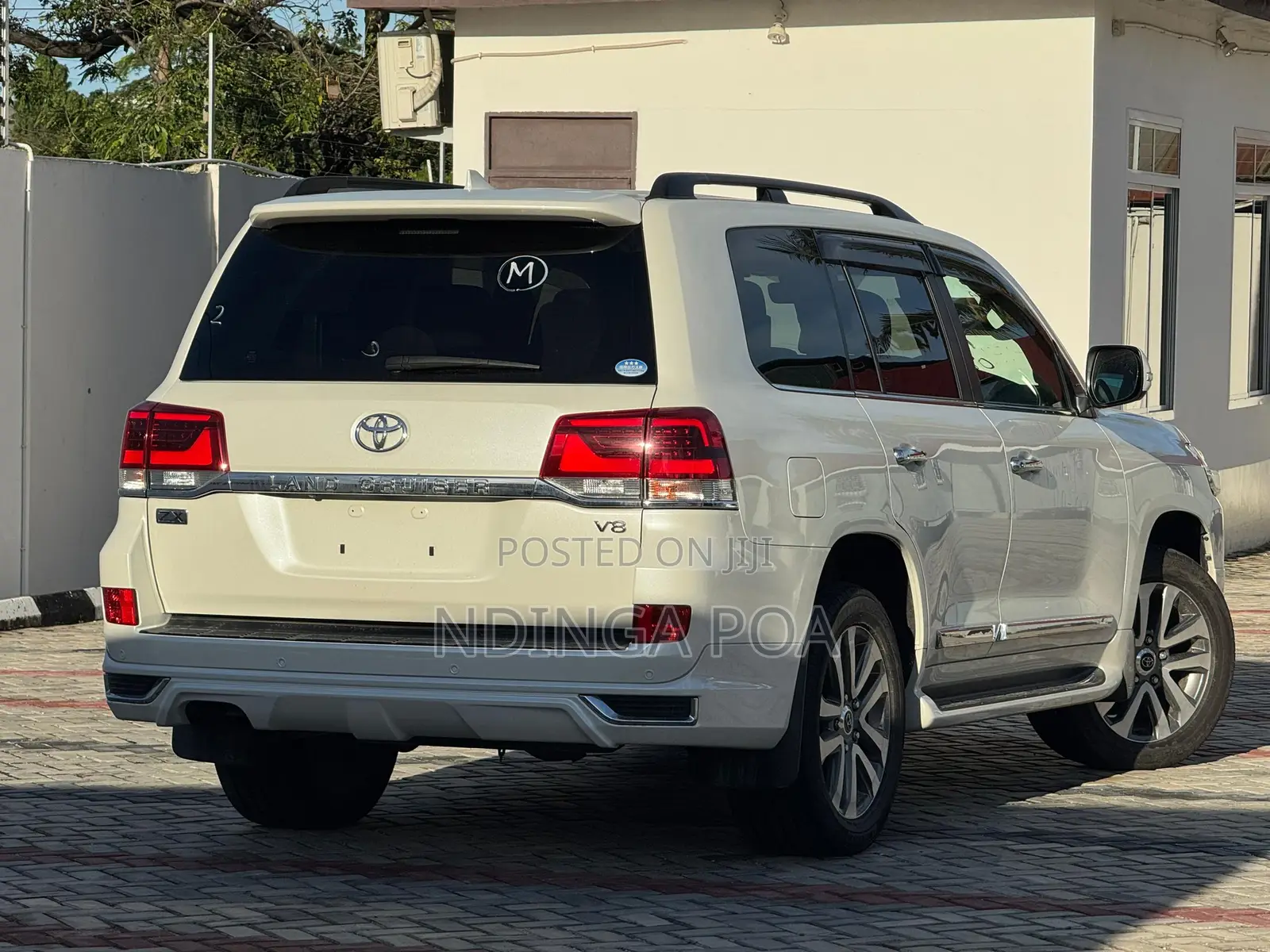 Toyota Land Cruiser 4.6 V8 ZX 2018 White