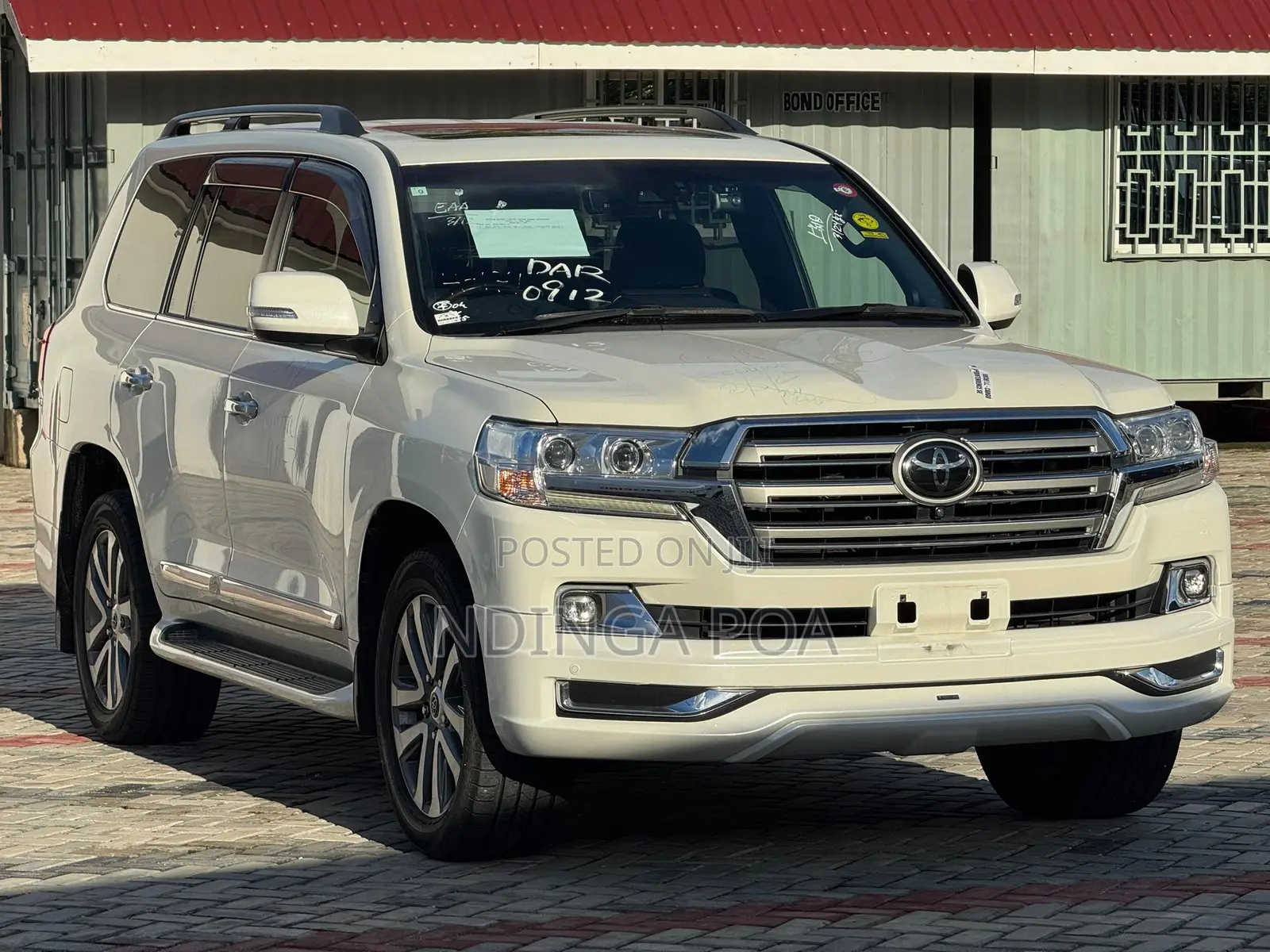 Toyota Land Cruiser 4.6 V8 ZX 2018 White