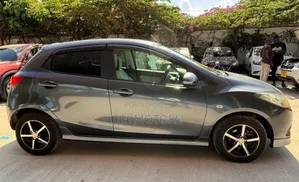Photo - Mazda Demio 2009 Gray