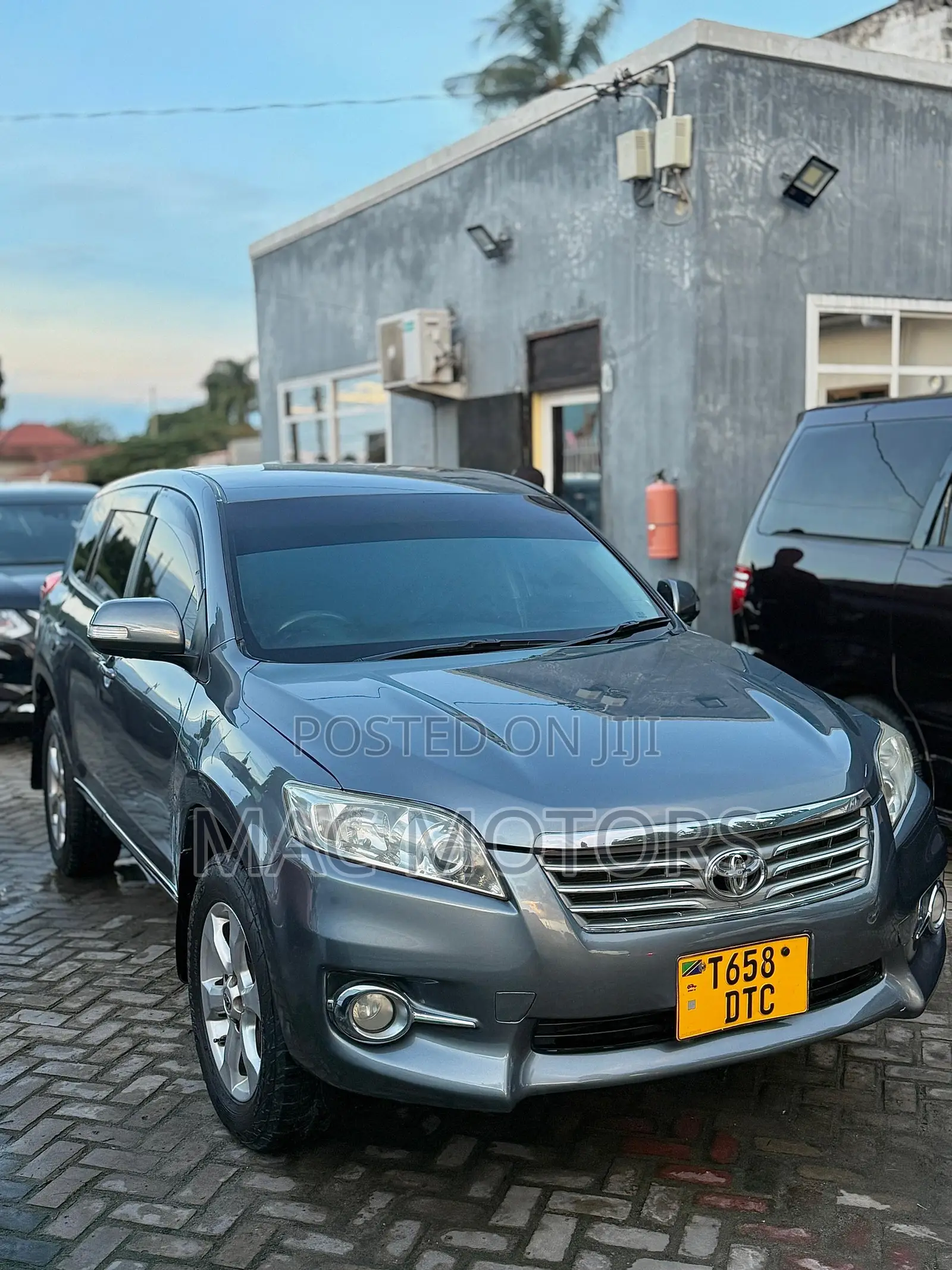 Toyota Vanguard 2011 Gray