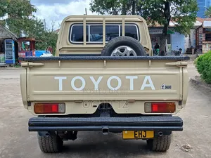 Toyota Land Cruiser 2015